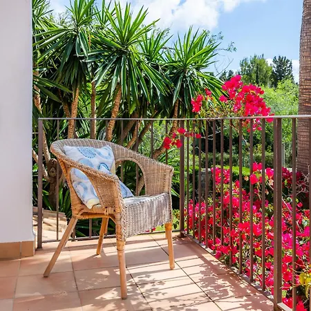 فيلة Toni